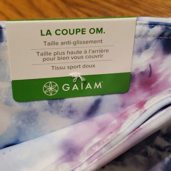 Gaiam High Rise Capri - Picture 5 of 7
